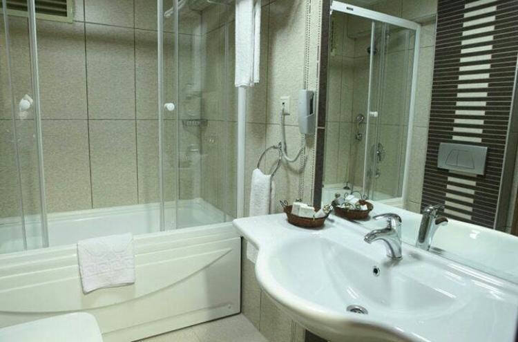 Tac Mahal Hotel Istanbul Bagian luar foto